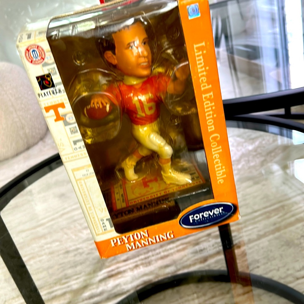 Peyton manning #16 forever collectible university